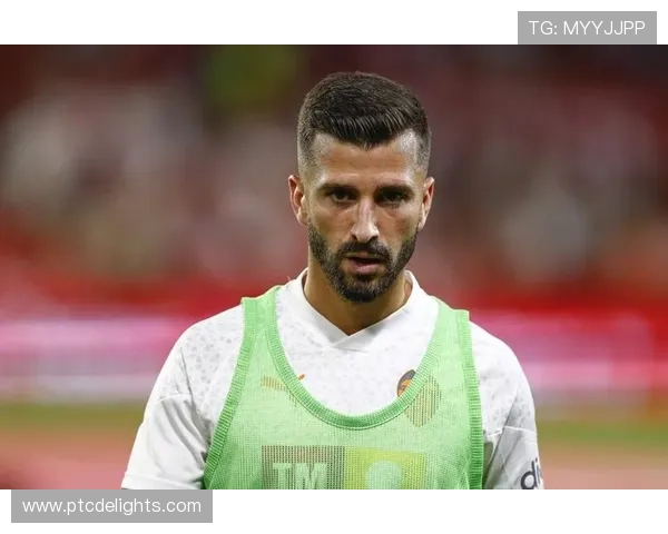 加亚职业轨迹：从瓦伦西亚青训到一线队主力的稳步成长